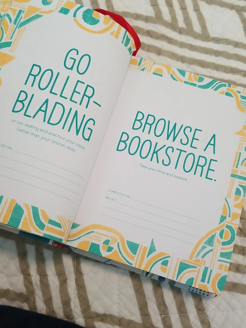 Chronicle Books - Unplug Every Day Guided Journal Book